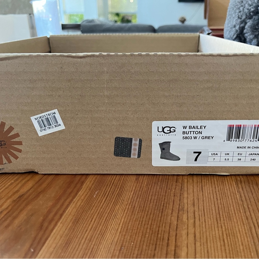 Uggs - Bailey Button Grey - image 2